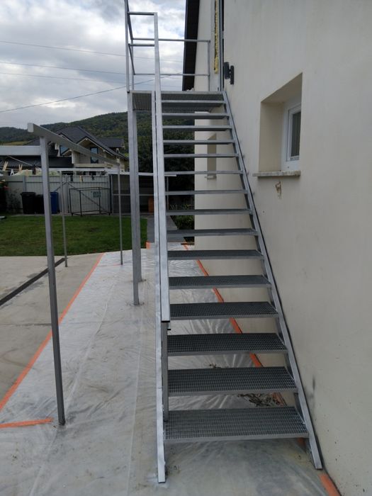 Facem scări zincate la comanda oferim montaj și transport toată țara