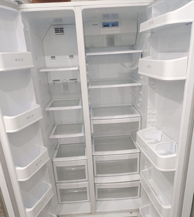 Продам Холодильник lg