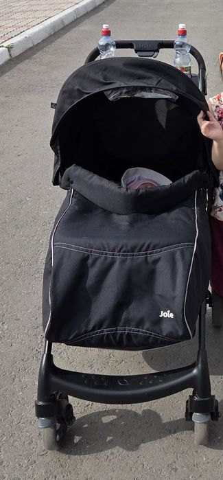 Продам коляску Joie