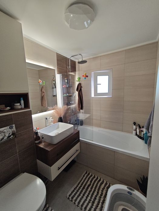 Apartament 3 camere+balcon Intre lacuri