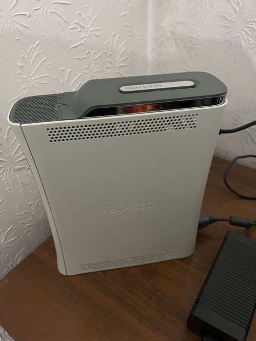 Продаётся Xbox 360 полностью рабочий
