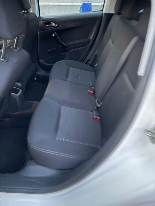 Peugeot 208 euro 5  2014