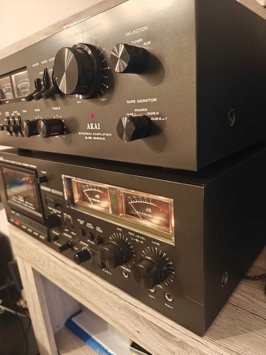 Vintage Akai AM2600