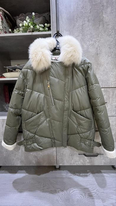 Зимняя куртка на пуху