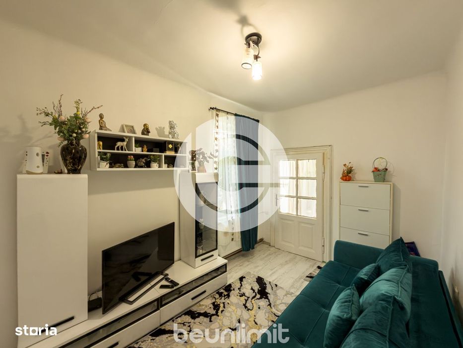 Apartament ultracentral | 2 camere | balcon 20 Mp | Pod pe toata supra