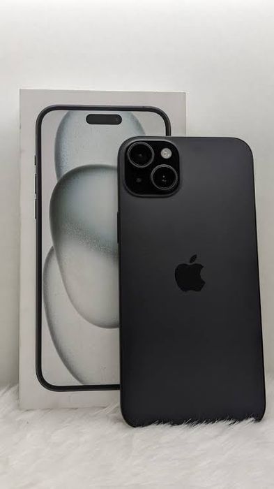 Vând iPhone 15 plus  256GB, stare foarte bună, liber de rețea. Un telefon performant  fara defecte procent baterie 87% husă și folie liber de rețea