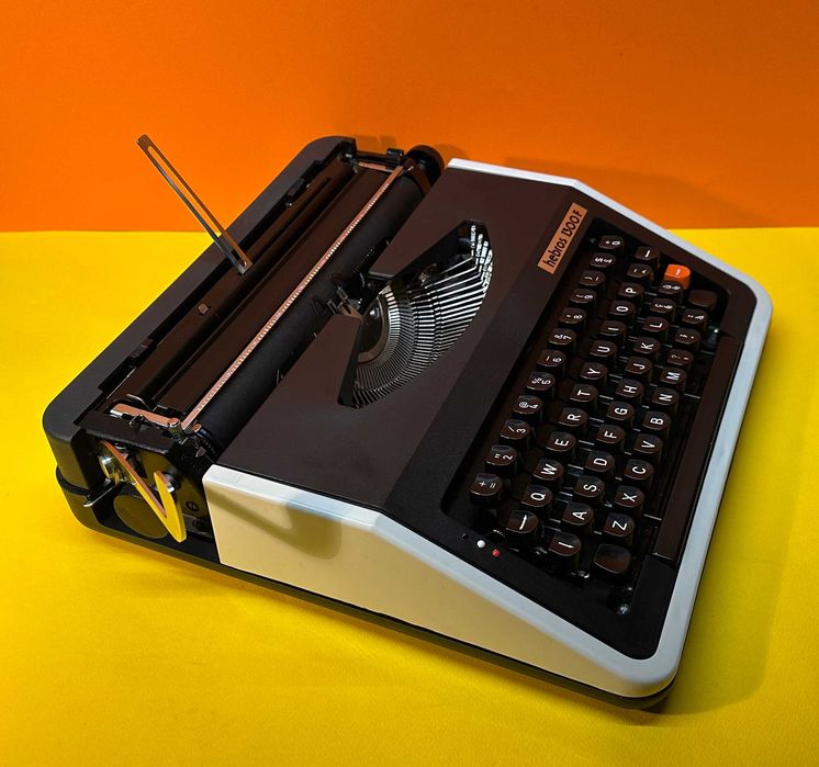 Чисто нова Пишеща Машина Хеброс 1300 F клавиатура Латиница  Обслужeна