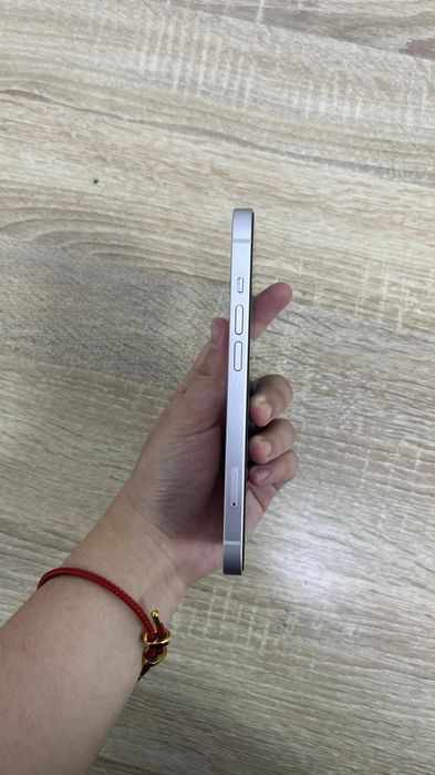 iPhone 13 128gb без царапин