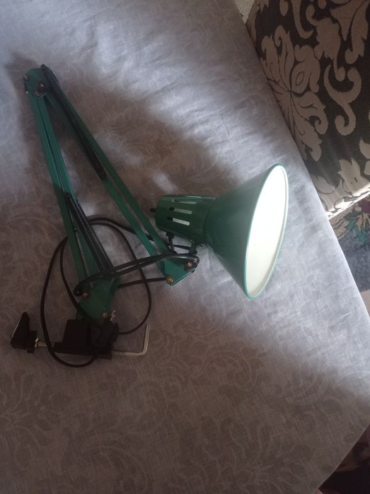 Настольная лампа