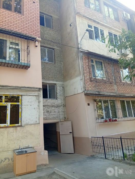 Продаётся 1комнатная квартира.Алмазар!