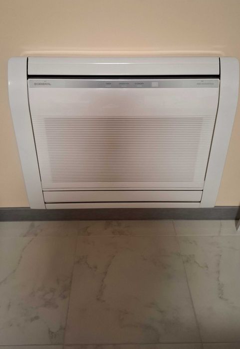 Вътрешно тяло за подов климатик General Aghg12kvca