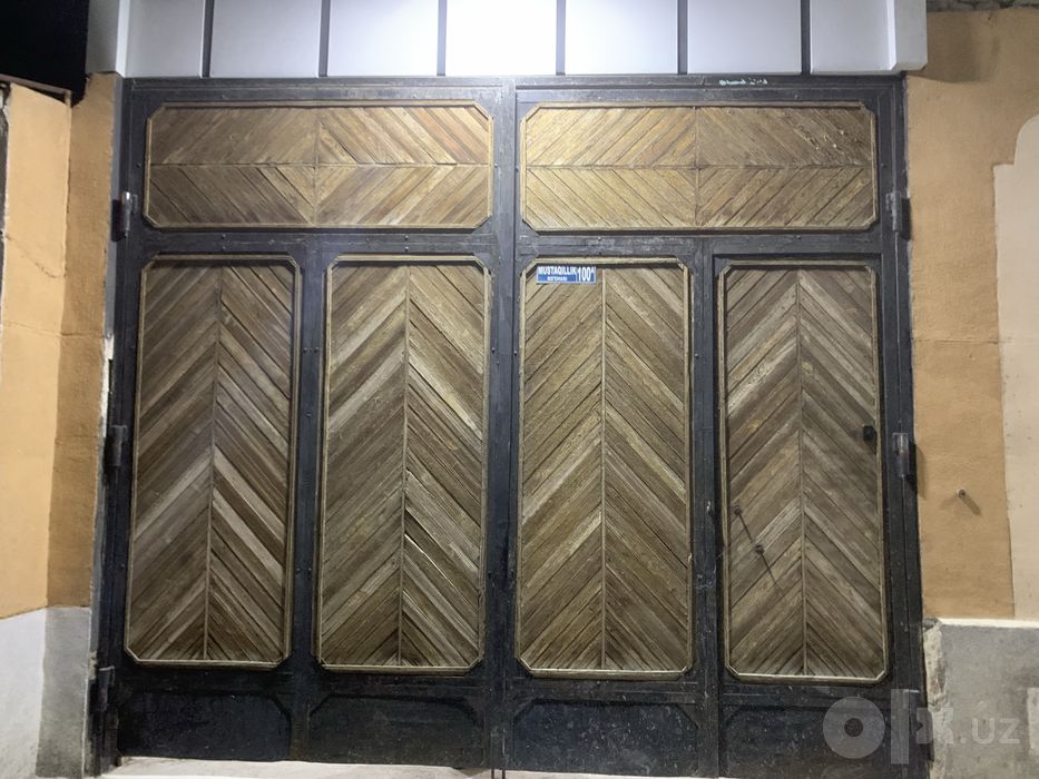 Darvoza toza ugolnikdan yasalgan