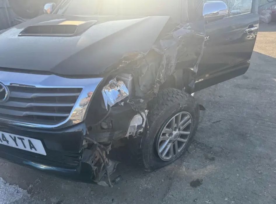 Dezmembrez Toyota Hilux 3.0 Invincible 2012-2016 1KD-FTV