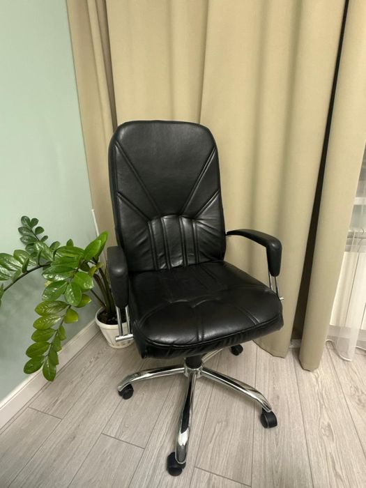 Продам офисное кресло