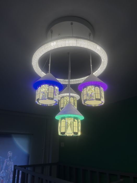Продается люстра в детскую комнату