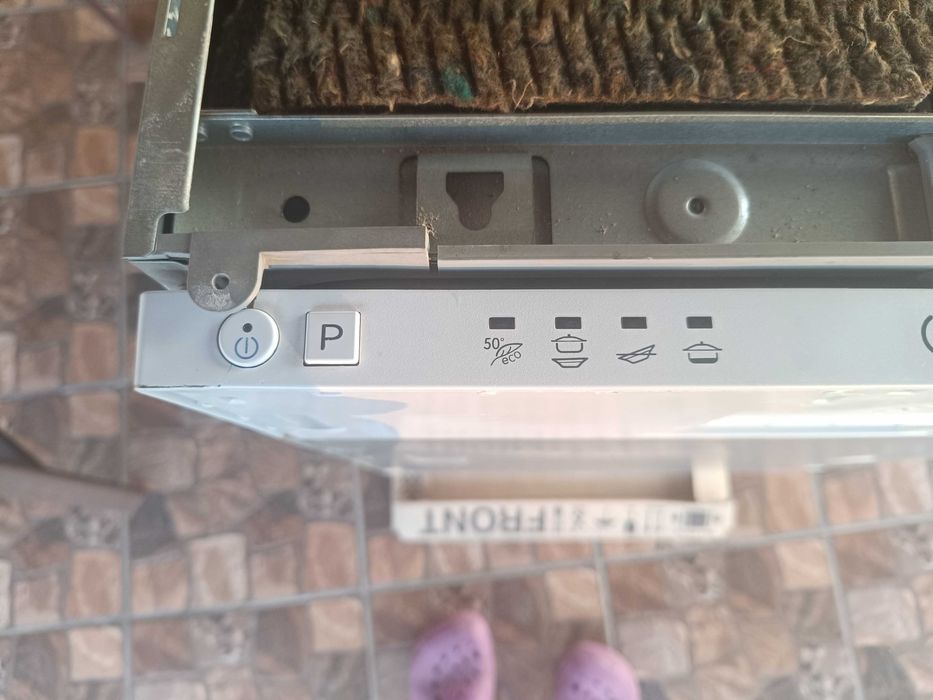 Masina de spalat vase Indesit