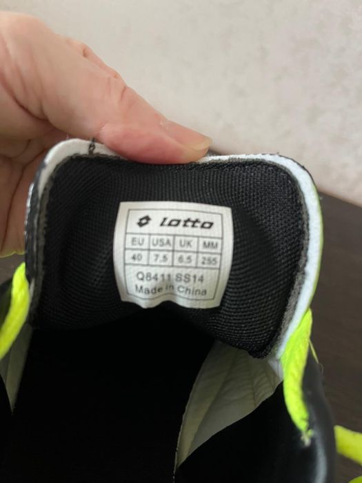 Продам новые бутсы