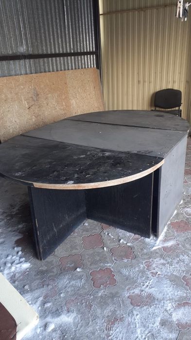 Продам стол  б/у