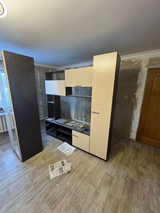 Продам гарнитур, находится в Пришахтинске