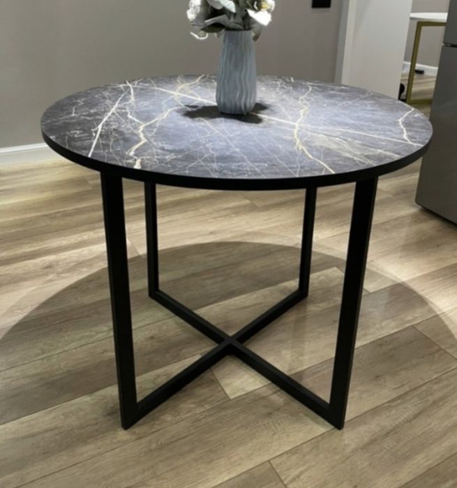 Продам стол кухонный