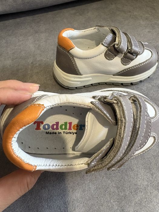 Продам кроссовки детские 20 размер б/у