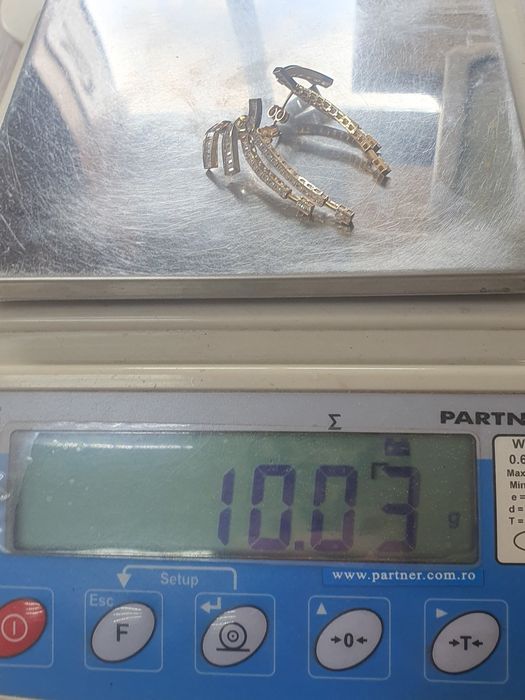 Cercei din aur de 14K cu pietre semiprețioase albe – 10,03 g