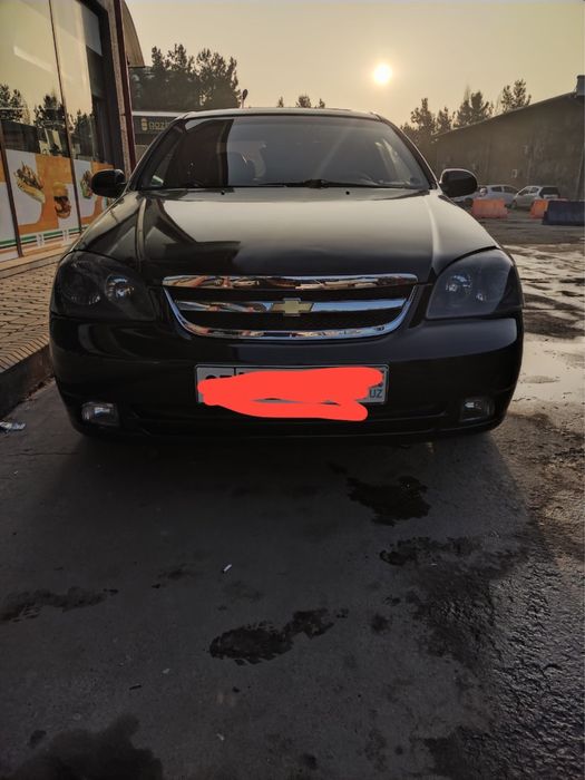 lacetti 1.8 avtomat srochna sotiladi