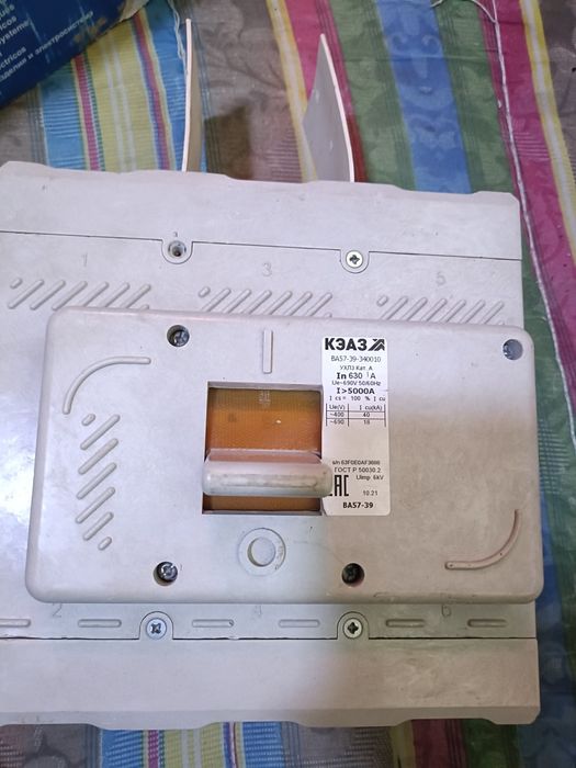 Продам Автомат 630А