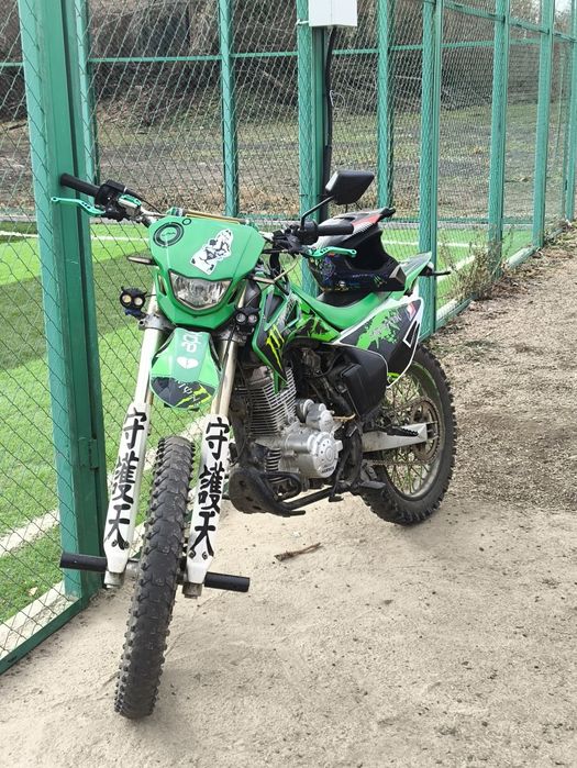 Продам эндуро мотоцикл марка Hammer 250cc