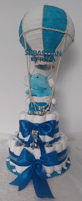 Cutie dar botez și tort decorativ din pampers
