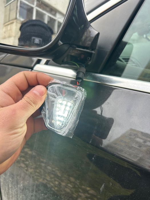 Подсветки за огледала за пасат б8 и цц