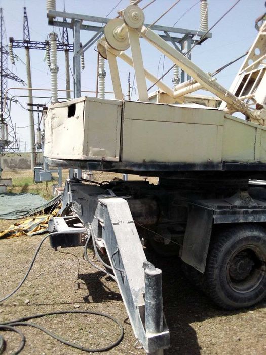Автокран СМК 10 на базе МАЗ в отличном состоянии