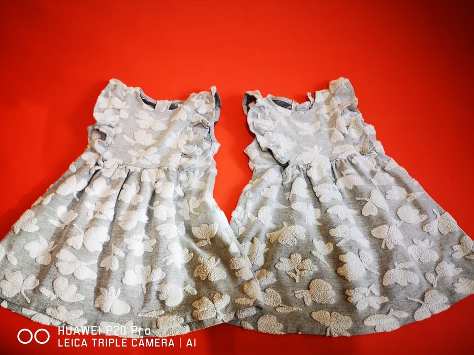 Дрехи за момичета близнаци