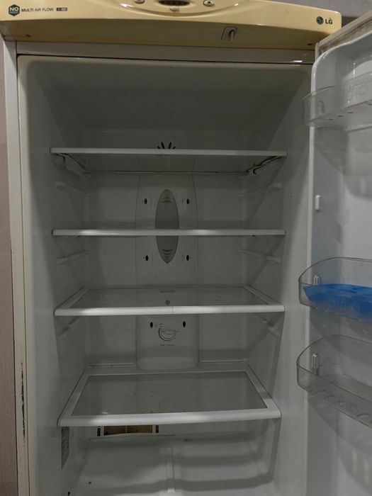 Продаем Холодильник LG