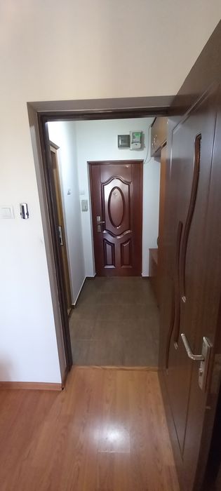 Închiriez garsoniera în zona Craiovei  ,etajul 4 ,