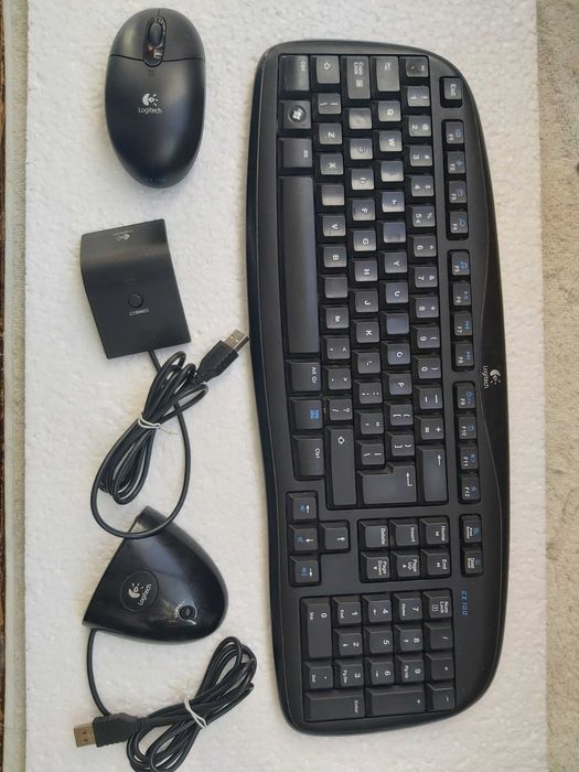Kit de periferice wireless mouse si tastatura Logitech EX 100