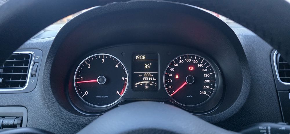 Vând Volkswagen Polo 1.6 TDI