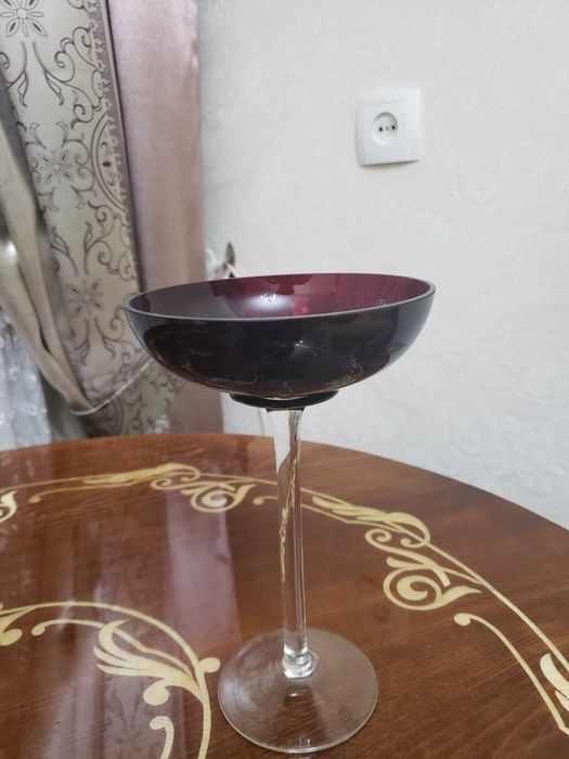 Вазы на  высокой ножке