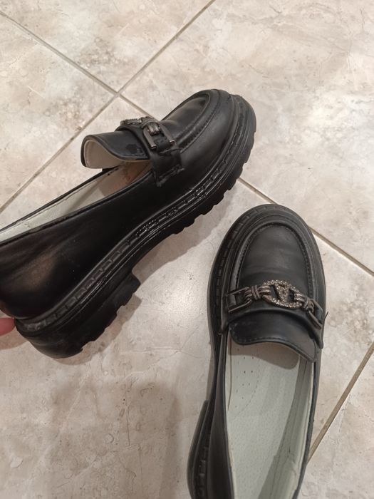 Продам обувь лоферы