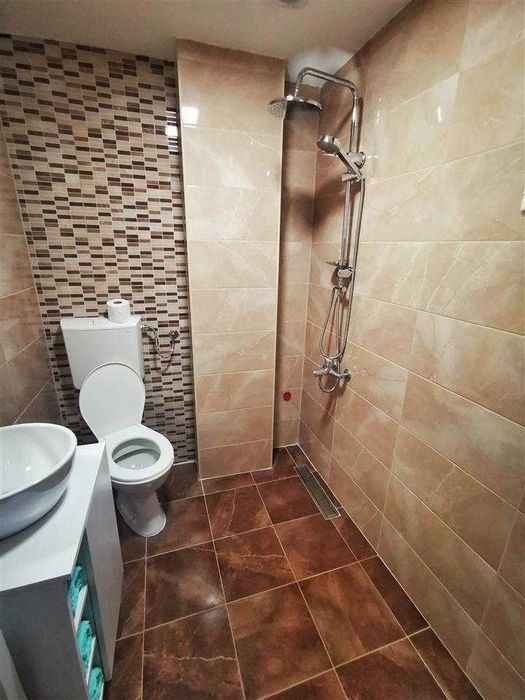 Дава се под наем Двустаен апартамент в Бургас, Лазур - 57 кв.м за 204 € - Снимка #2