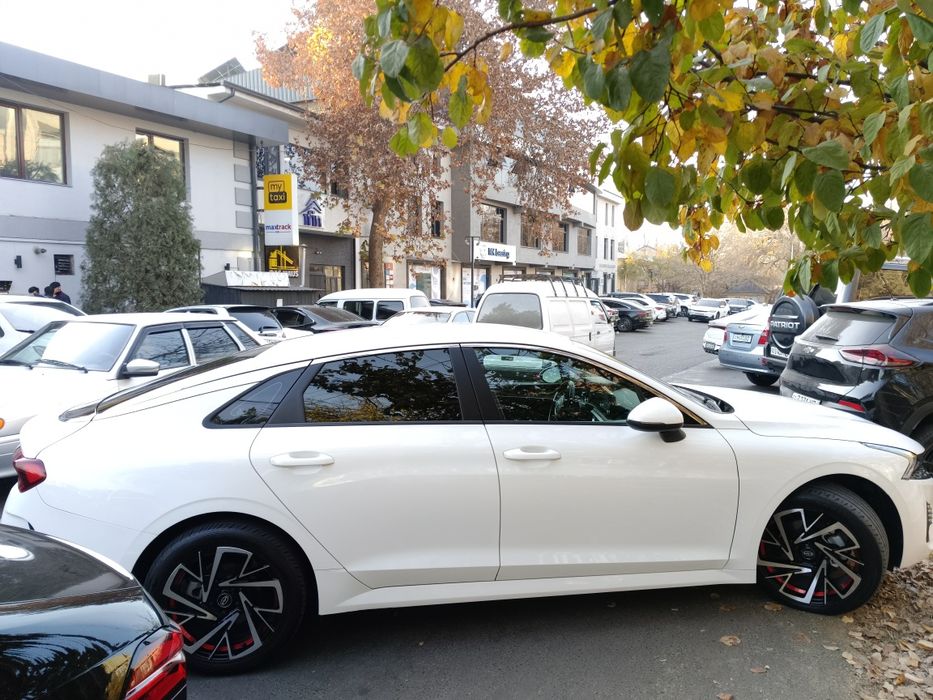 Kia k5 sotiladi boshiga 1500$ holati yahshi