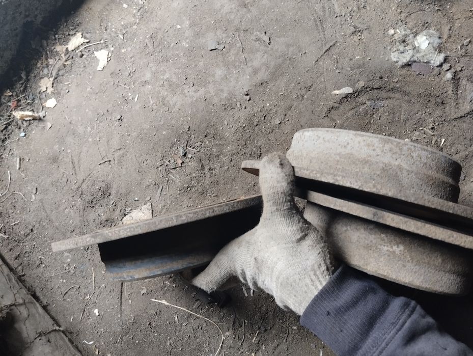Диски тормозные Мерседес 190 продам