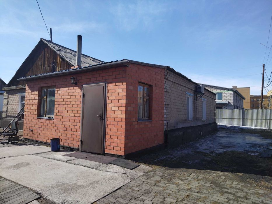Продам срочно дом шпальный обложенный кирпичем – pohled 2