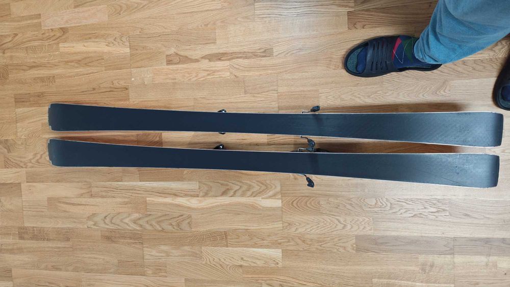 Schiuri ATOMIC Redster S7 2023