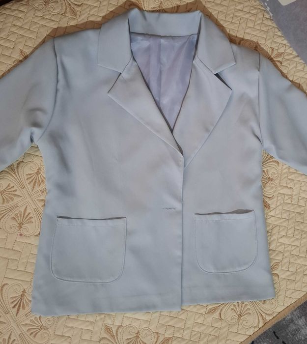 Дамско сиво сако 10€