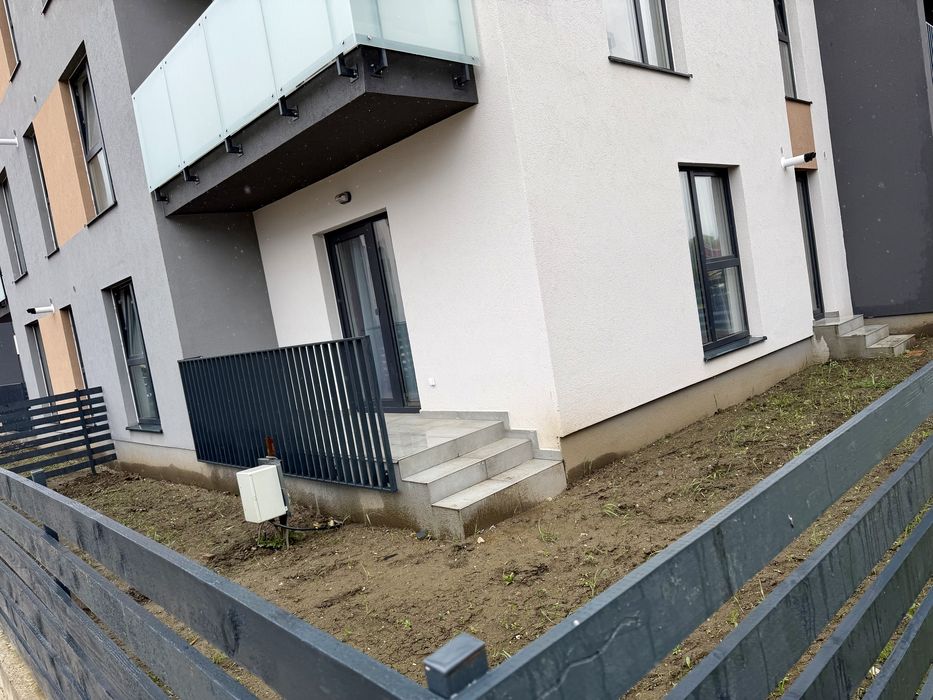 Apartament 2 camere + gradina + parcare