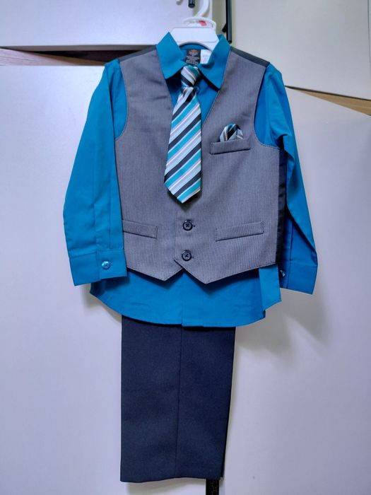 Комплект, костюм из 4 вещей. Производство Китай для Америки. Новая