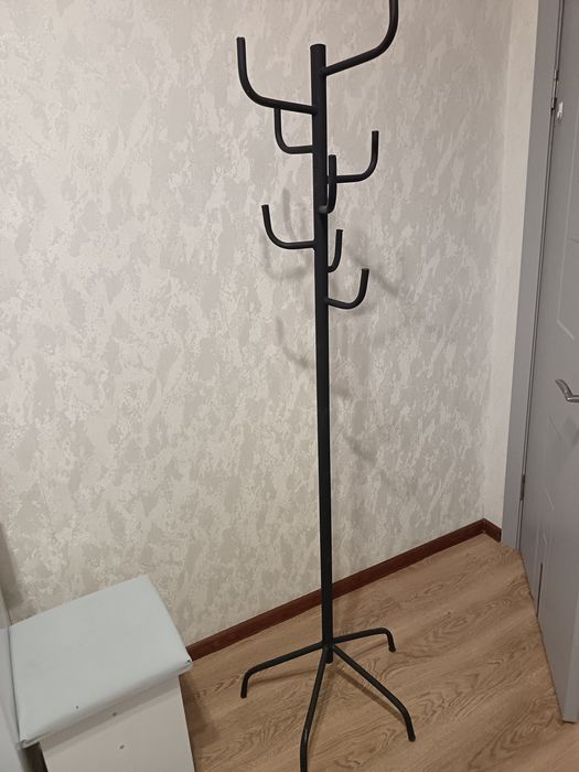продам вешалку за 1500
