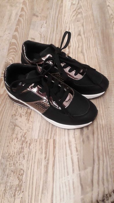 Нови дамски маратонки