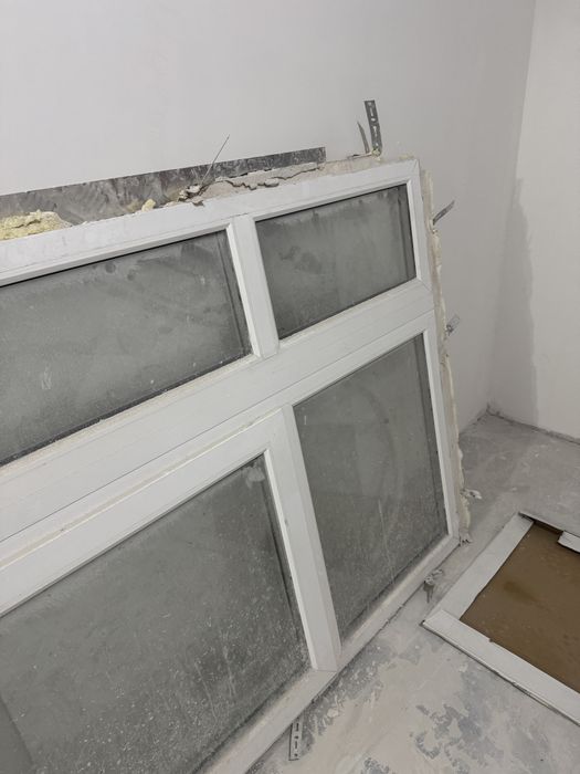 пластиковая дверь с окном